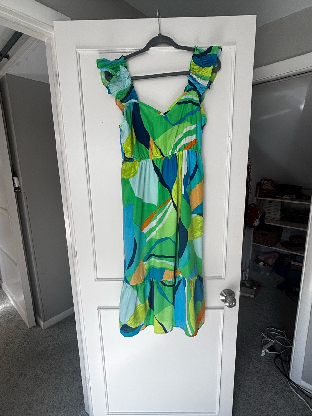 Women’s Green Abstract Print Ruffle Strap Dress